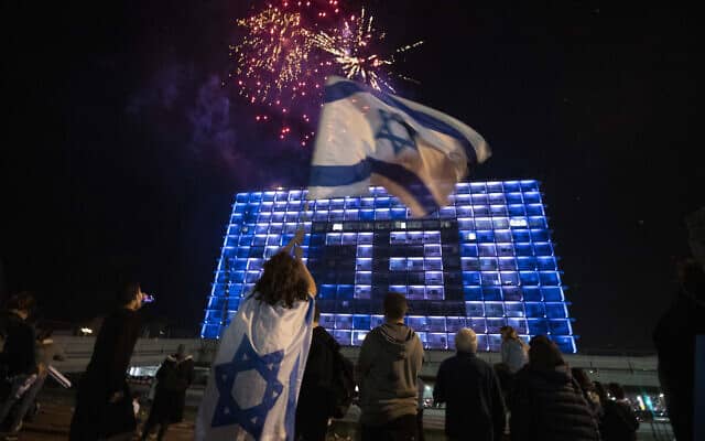 Israelis watch a fireworks show
